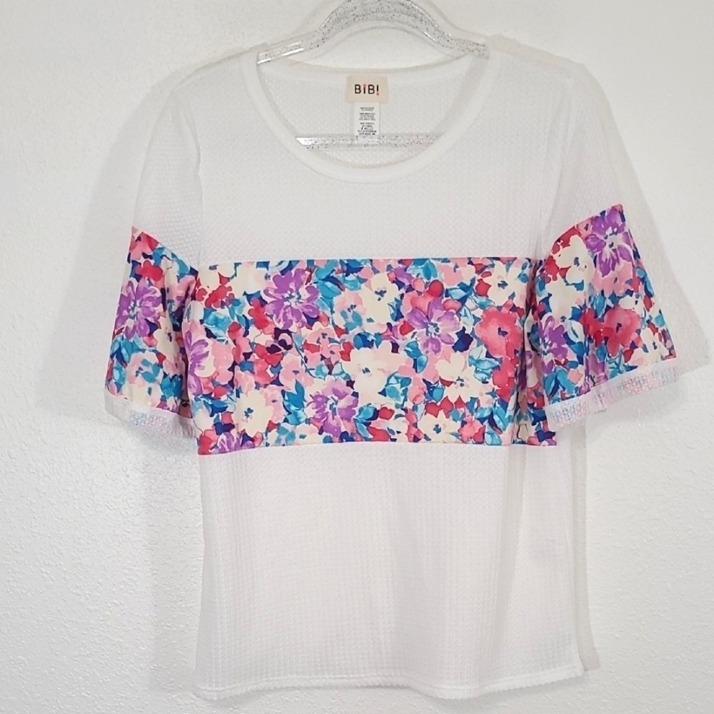 BiBi White Floral Short Sleeve Lightweight Waffle Fabric Summer Top, size S